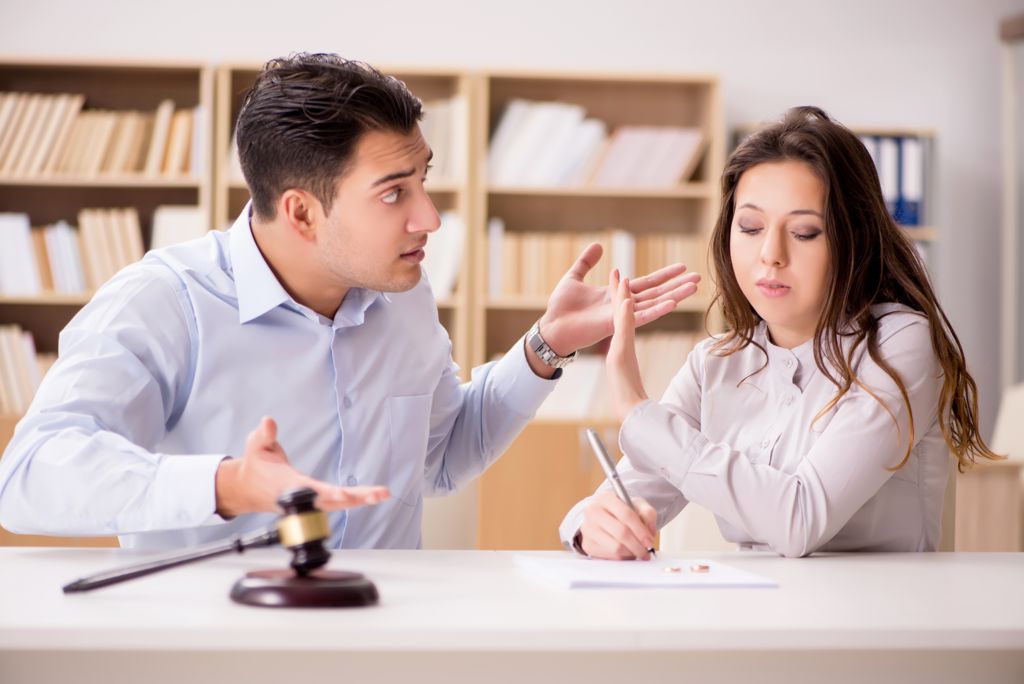 What a Divorce Lawyer Costs
